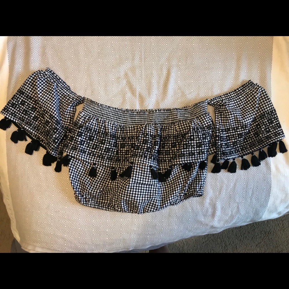American Eagle off the shoulder crop top
